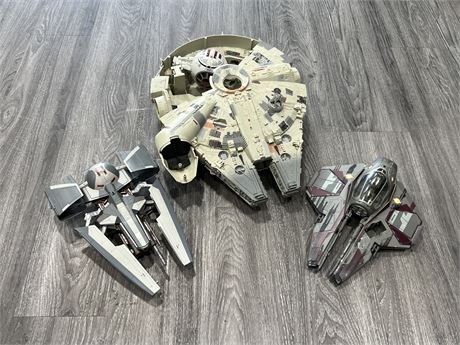 3 STAR WARS MODELS (Falcon is 16” wide)