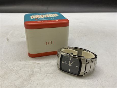 FOSSIL MENS WATCH IN BOX
