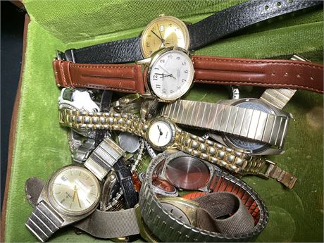 Urban Auctions - LOT OF VINTAGE WATCHES + BOX