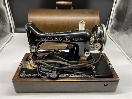 SINGER SEWING MACHINE 1922 MODEL 15K