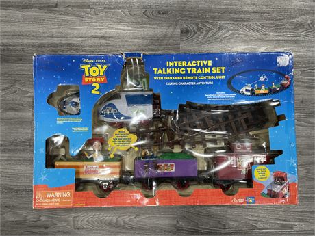 TOY STORY 2 INTERACTIVE TALKING TRAIN SET (new)