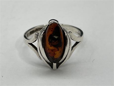 925 STERLING SILVER W / NATURAL AMBER LADIES RING — SIZE 5.75