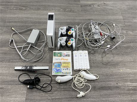 WII PLAY CONSOLE & ACCESSORIES