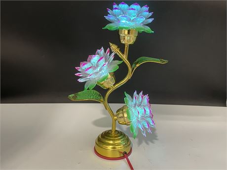 LIGHT CHANGING FLOWER TABLE LAMP 13”