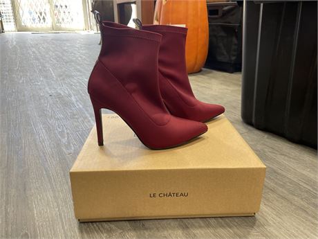 (NEW) LE CHATEAU HEELS- RETAIL $100 - SIZE 36 -