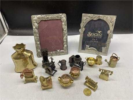 2 PEWTER SEAGULL PEWTER PICTURE FRAMES AND BRASS MINIATURES