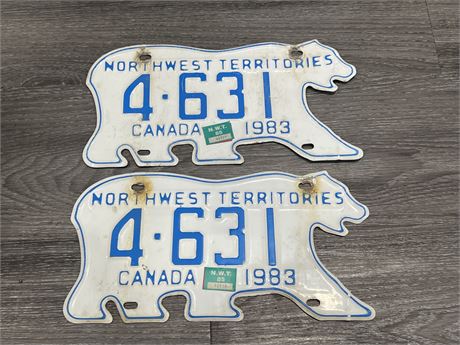 PAIR OF 1983 NORTH WEST TERRITORIES BEAR LICENSE PLATES