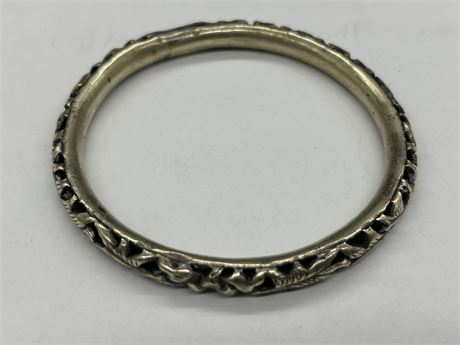 VINTAGE CHINESE MARKED SILVER BANGLE