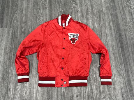 VINTAGE CHICAGO BULLS BUTTON UP JACKEY - SIZE XL