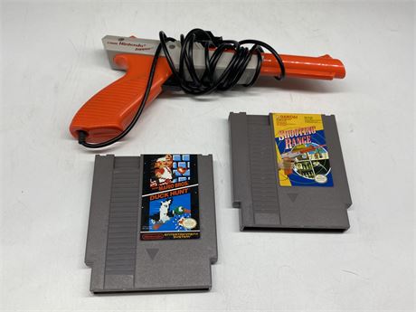 2 NES GAMES & NINTENDO ZAPPER (Good condition)
