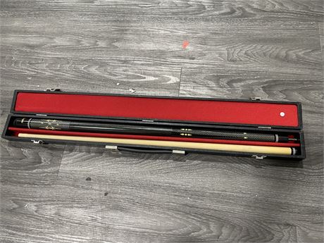 COOPER POOL CUE IN CARRYING CASE