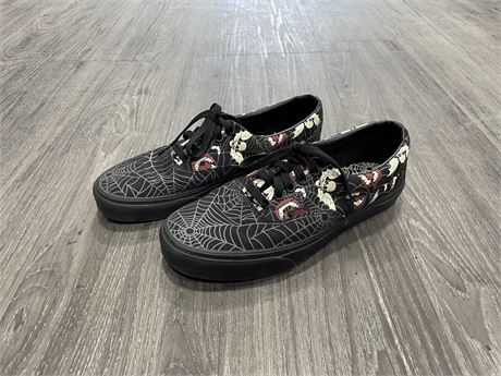 LIKE NEW VANS GLOW FRIGHTS SHOES - SIZE MENS 8, WOMENS 9.5
