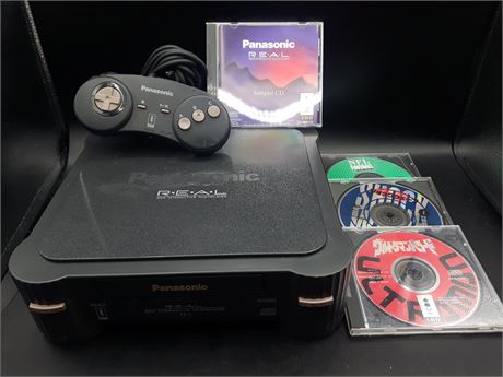 JAPANESE 3DO CONSOLE WITH GAMES - VERY GOOD CONDITION