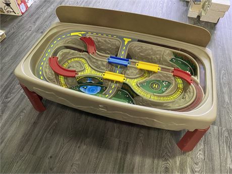 CHILDRENS TABLE - BUILT IN TRAIN TRACK
