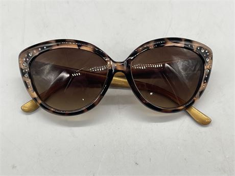 JUICY COUTURE SUNGLASSES (UNAUTHENTICATED)