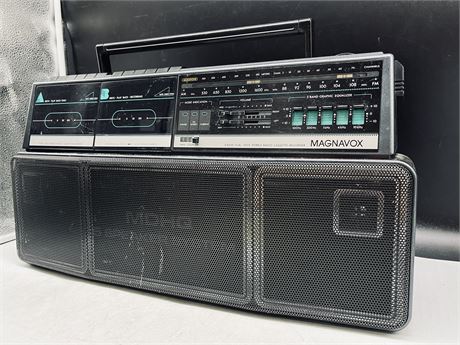 MAGNAVOX D8300 DUAL DECK STEREO RADIO CASSETTE RECORDER BOOMBOX (WORKING)