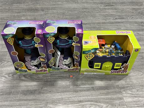 3 SCOOBY DOO PLAY SETS