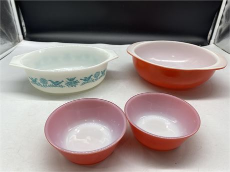 VINTAGE PYREX AND FIREKING BOWLS (Largest 10”wide)