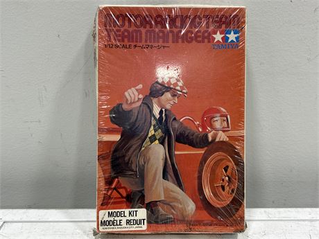 VINTAGE TAMIYA MOTOR RACING TEAM MANAGER MODEL KIT NEW IN BOX - 1/12 SCALE