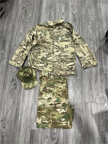 CAMOUFLAGE ARMY STYLE SET UP - SIZES IN PHOTOS