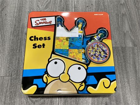 THE SIMPSONS CHESS SET