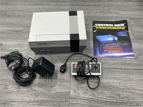 NES W/CONTROLLER & CORDS