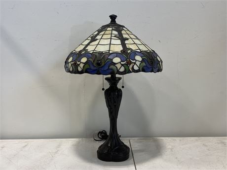 STAINED GLASS TABLE LAMP (28”)
