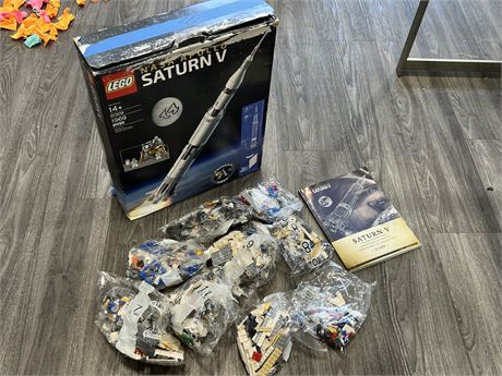 LEGO NASA APOLLO SATURN V - INCOMPLETE