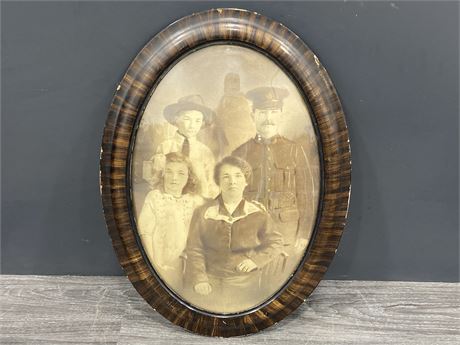 ANTIQUE GLASS BUBBLE LACQUERED FAMILY PHOTO (17”x23”)