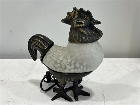 METAL / GLASS ROOSTER LAMP - WORKS (10” tall)
