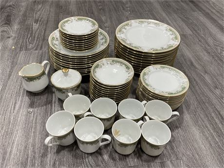 FINE PORCELAIN BY ACCORD CHINA SET