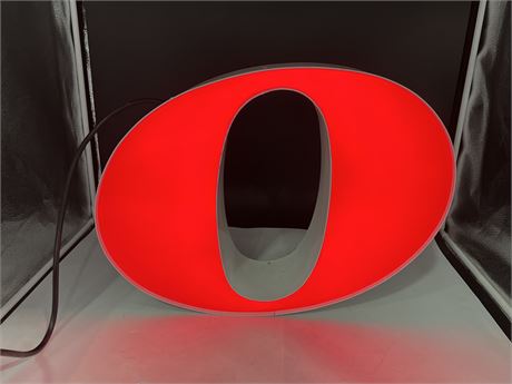 VINTAGE LIGHT UP “O” MARQUEE SIGN (21”x15.5”)