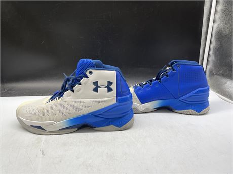 UNDER ARMOUR BASKETBALL SHOES SIZE 9.5