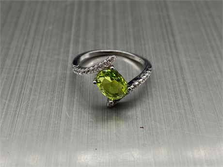 STERLING & GREEN STONE RING
