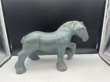 VERY LARGE BLUE MOUNTAIN POTTERY CLYCLESDALE HORSE 20” WIDE 12” TALL