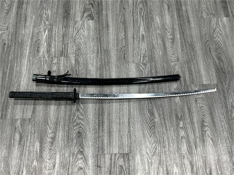 DECORATIVE STAINLESS STEEL SAMURAI SWORD W/SHEATH 46” LONG