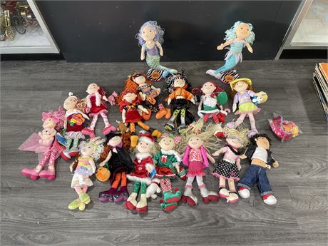 LARGE LOT OF GROOVY GIRLS (SOME NEW WITH TAGS)