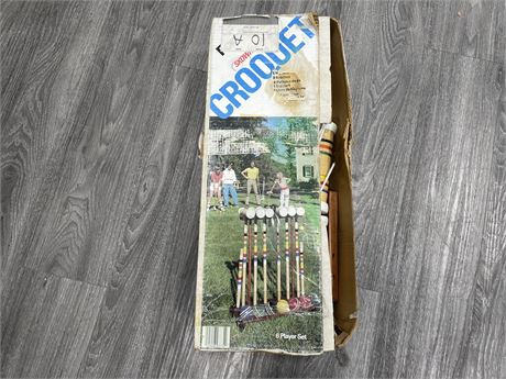 VINTAGE CROQUET SET IN BOX BY RED ROBINSON