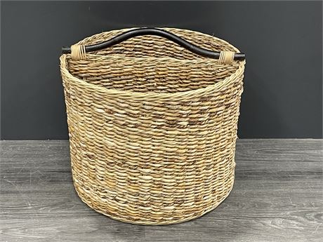 LARGE DIVIDED WICKER BASKET W/RATTAN HANDLE (15” TALL)