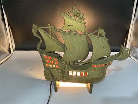 VINTAGE BRASS SHIP LAMP (Works, 13.5”x12”)