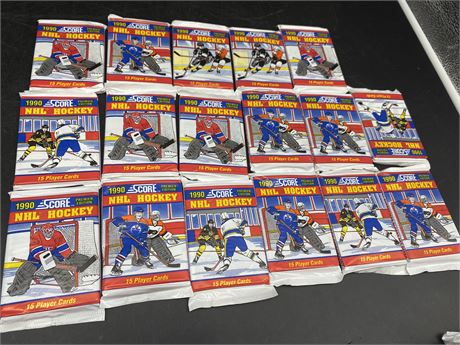 17 UNOPENED 1990 SCORE NHL PACKS
