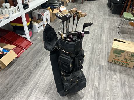 GOLF BAG FULL OF VINTAGE RIGHT HANDED CLUBS