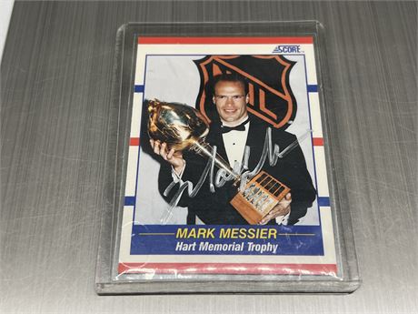 AUTOGRAPHED MARK MESSIER CARD