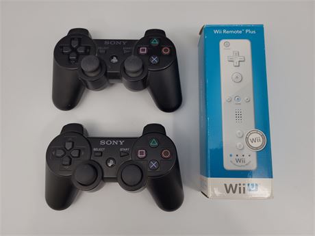 2 SONY DUAL SHOCK 3 AND NEW IN BOX WII CONTROLLER
