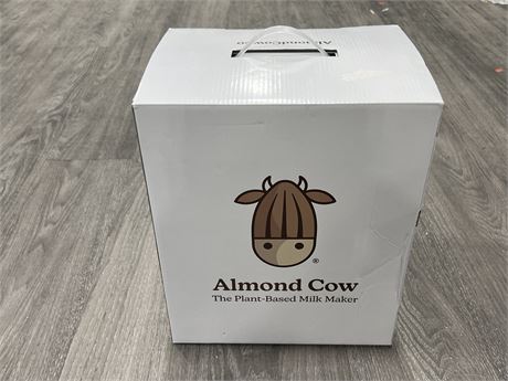 ALMOND COW PLANT BASED MILK MAKER - LIKE NEW