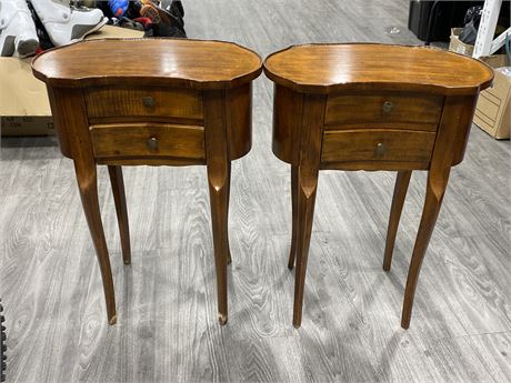 2 VINTAGE MADE IN ITALY QUEEN ANN STYLE NIGHT STANDS