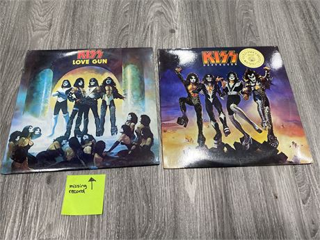 2 KISS SLEEVES (1 has scratched record)