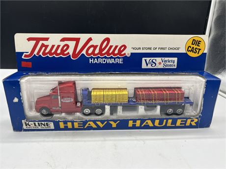 1/48 SCALE TRUE VALUE HARDWARE HEAVY HAULER DIECAST TRUCK/TRAILER