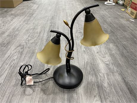 VINTAGE TULIP LAMP (17” TALL)