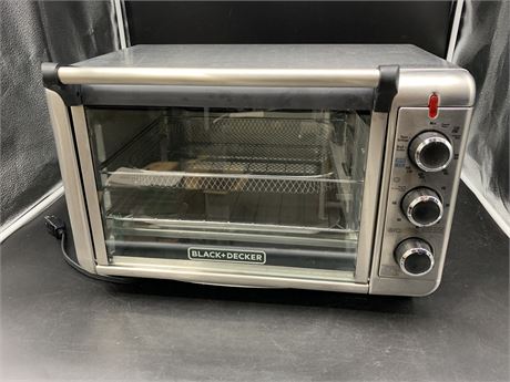 BLACK AND DECKER TOASTER OVEN (like new)